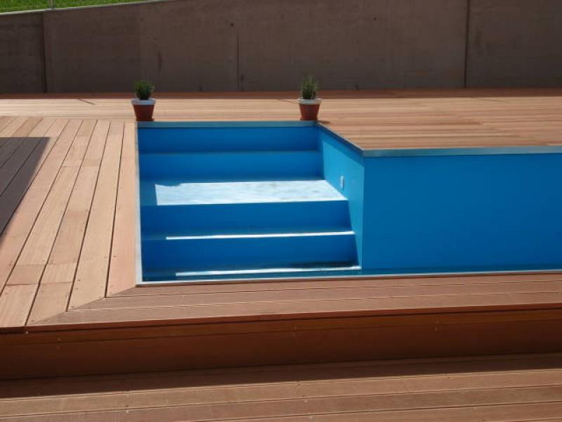 Drewno SECA doskonale sprawdzi się jako deck wokół basenu.